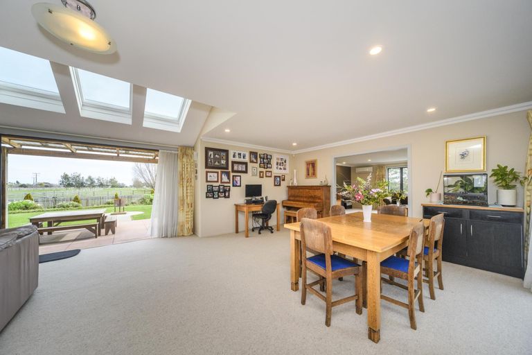 Photo of property in 339 Stoney Creek Road, Kelvin Grove, Palmerston North, 4470