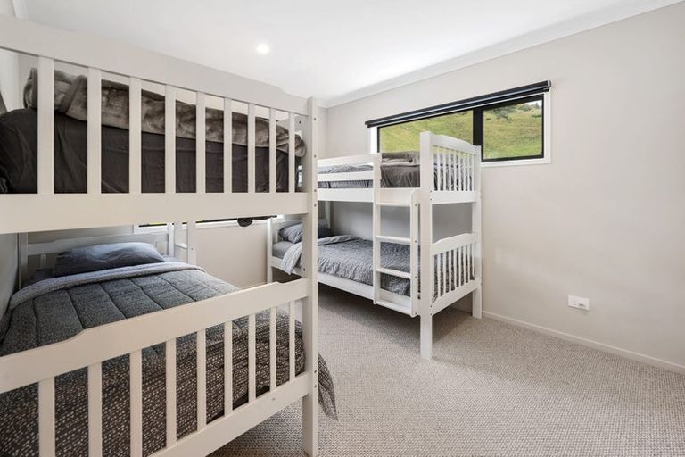 Photo of property in 1 Ribbonwood Lane, Kinloch, Taupo, 3377