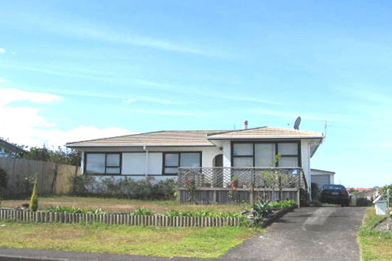 Photo of property in 42 Sycamore Drive, Sunnynook, Auckland, 0620