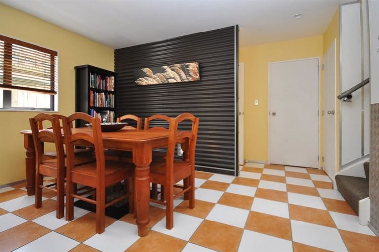 Photo of property in 1/10 Marina Road, Torbay, Auckland, 0630