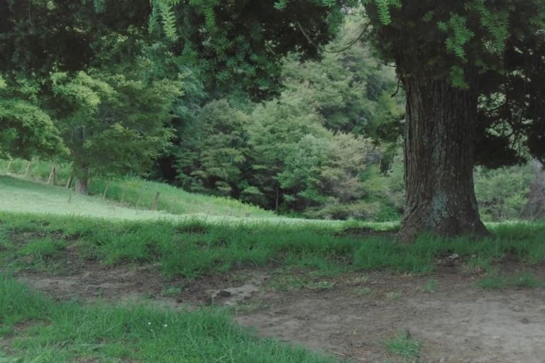 Photo of property in 43a Pinetone Road, Kumeu, 0892