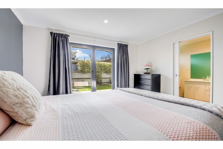 Photo of property in 17 Buckleys Road, Rangiora, 7400