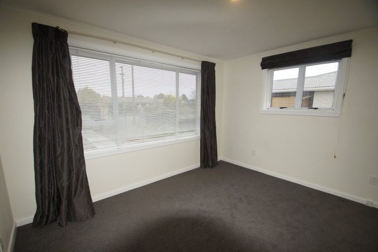 Photo of property in 39 Middlepark Road, Sockburn, Christchurch, 8042