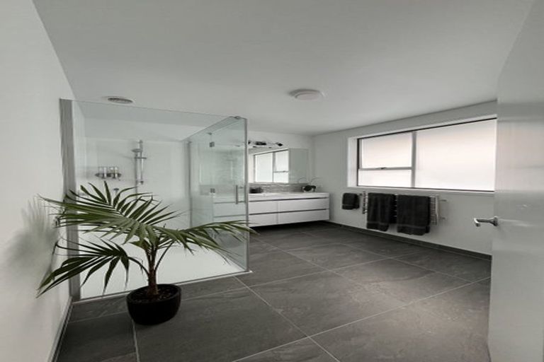 Photo of property in 3/4 Frater Avenue, Milford, Auckland, 0620