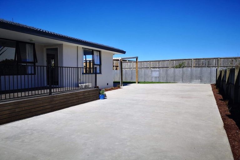 Photo of property in 2/471 Wairakei Road, Burnside, Christchurch, 8053