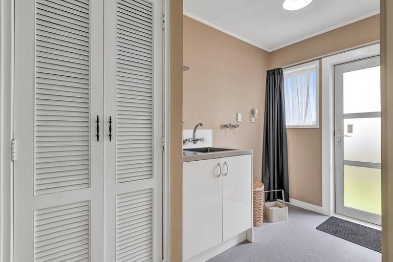 Photo of property in 30b Tukapa Street, Westown, New Plymouth, 4310