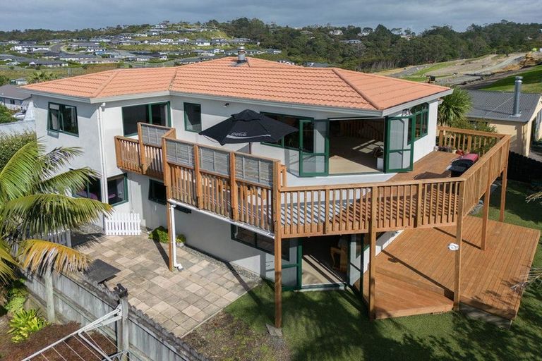 Photo of property in 2/603 Whangaparaoa Road, Stanmore Bay, Whangaparaoa, 0932