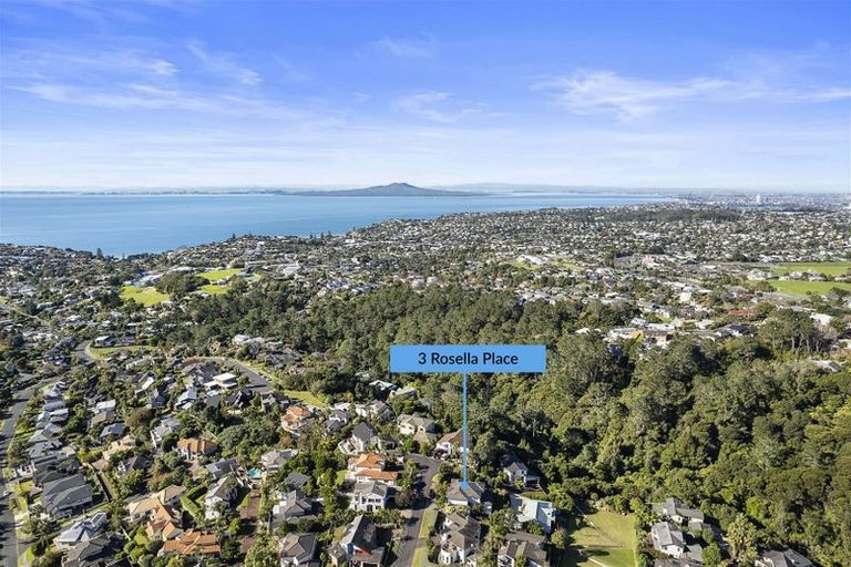 Photo of property in 3 Rosella Place, Murrays Bay, Auckland, 0630