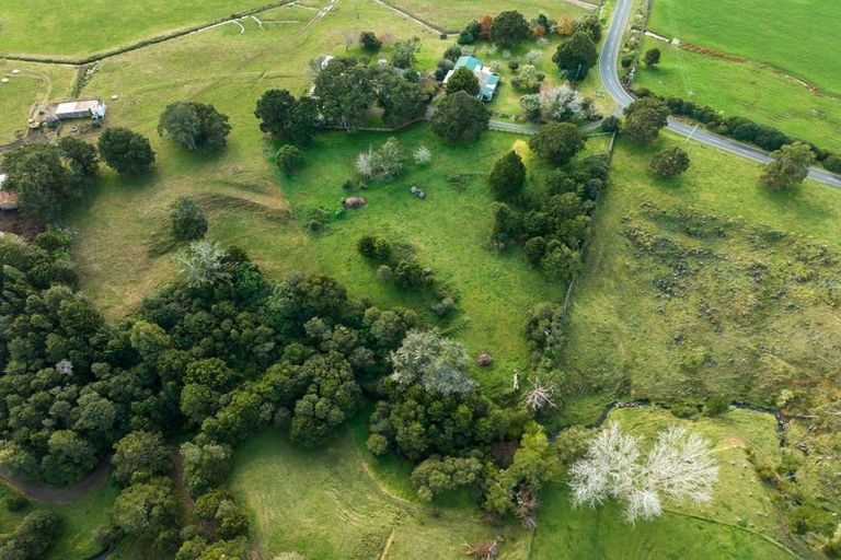 Photo of property in 238 Tauraroa Road, Maungakaramea, Whangarei, 0178