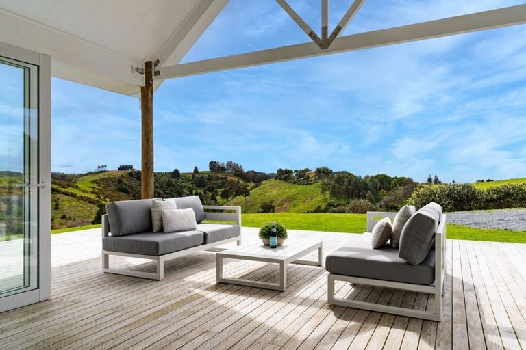 Photo of property in 169 Te Toiroa Road, Ngunguru, Whangarei, 0173