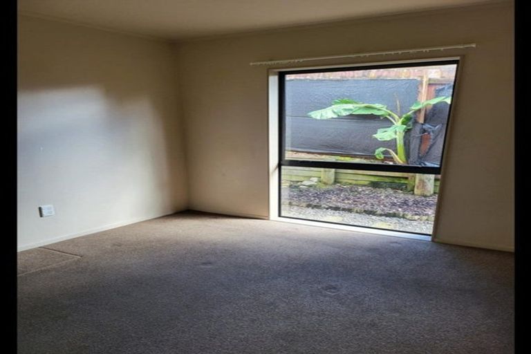 Photo of property in 30 Zefiro Drive, Massey, Auckland, 0614