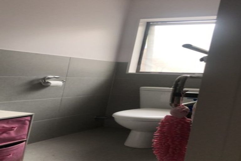 Photo of property in 16b Imperial Place, Henderson, Auckland, 0612