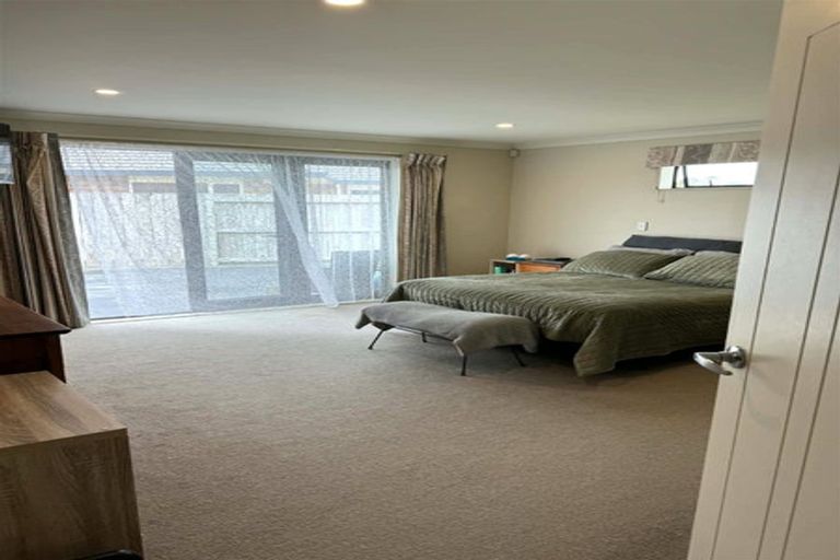 Photo of property in 42 Peter Hall Drive, Kelvin Grove, Palmerston North, 4414