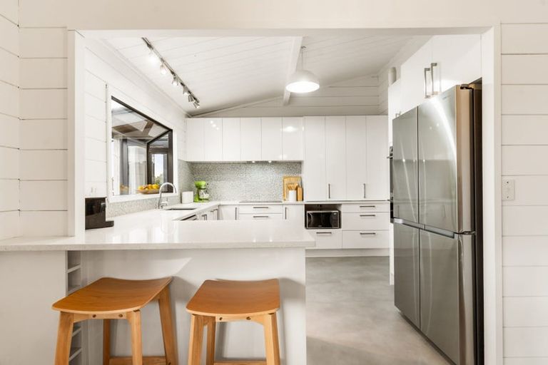 Photo of property in 32 Mcdowell Crescent, Hillcrest, Auckland, 0627