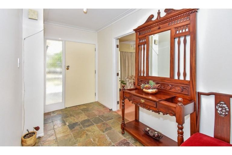 Photo of property in 1 Tanners Road, Mangere Bridge, Auckland, 2022