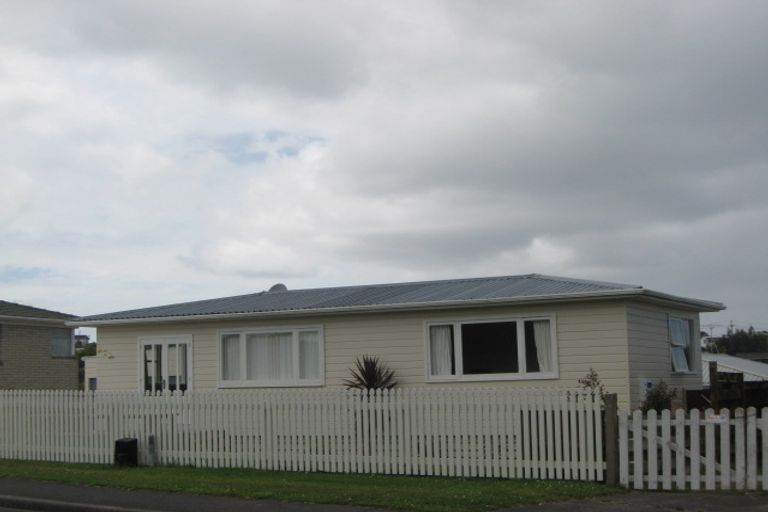 Photo of property in 939a Whangaparaoa Road, Manly, Whangaparaoa, 0930