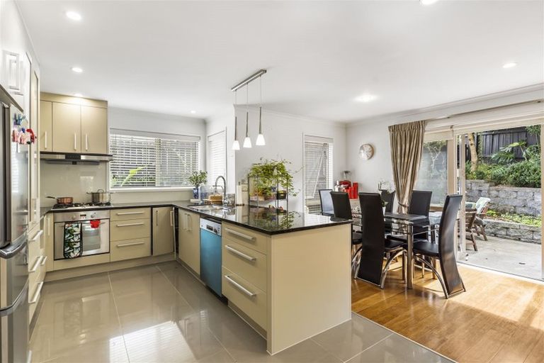 Photo of property in 1 Citation Way, Botany Downs, Auckland, 2010