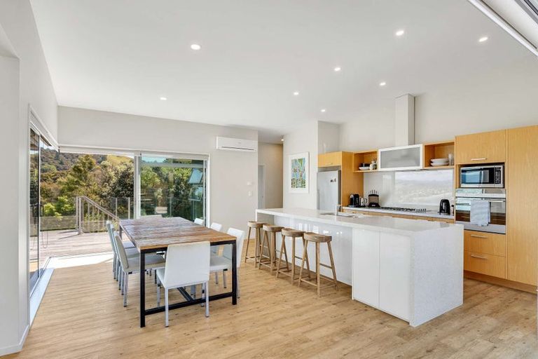 Photo of property in 21 Centennial Drive, Whitianga, 3510