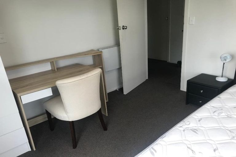 Photo of property in 389 Yaldhurst Road, Russley, Christchurch, 8042