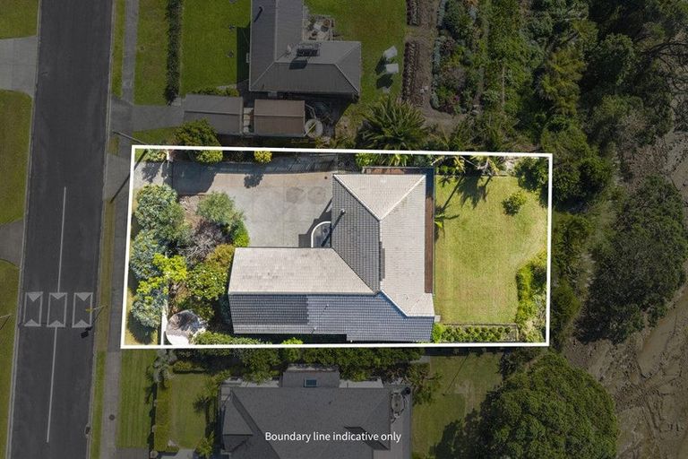 Photo of property in 95 Tiri Road, Tindalls Beach, Whangaparaoa, 0930