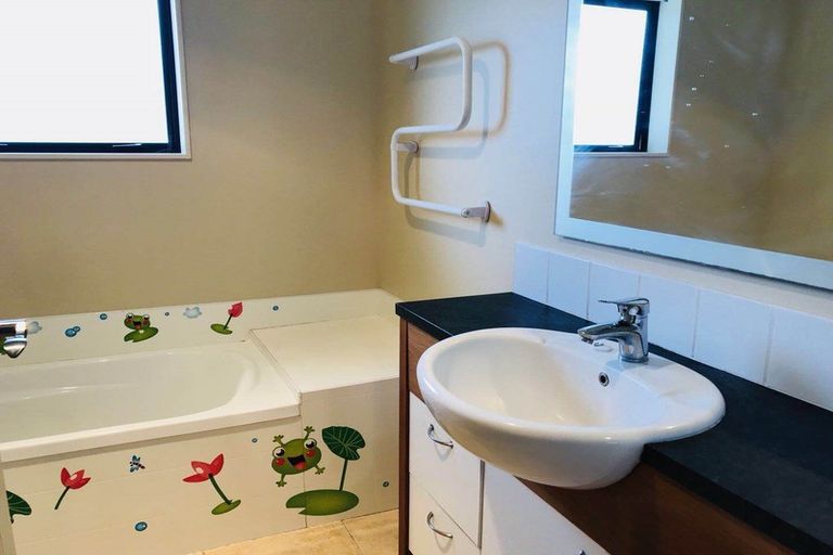 Photo of property in 67 Heath Street, St Andrews, Hamilton, 3200