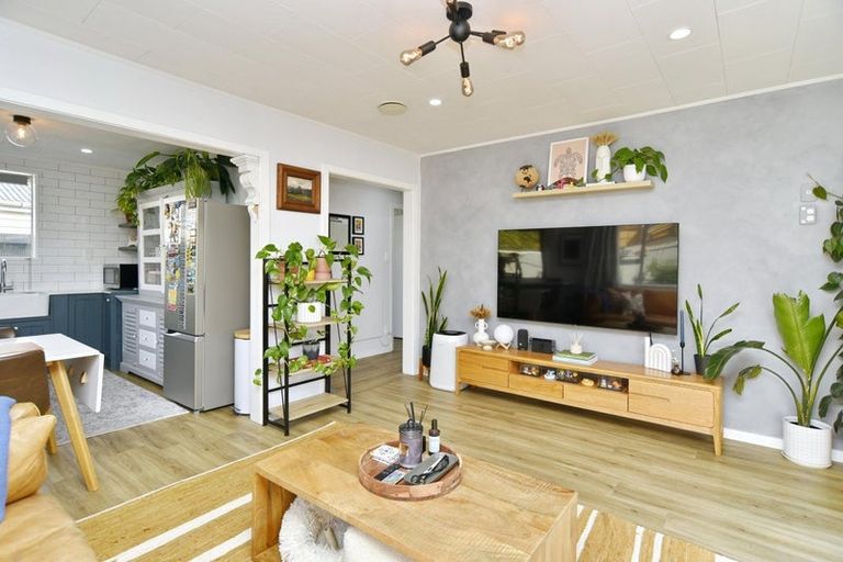 Photo of property in 2/144 Main North Road, Papanui, Christchurch, 8052