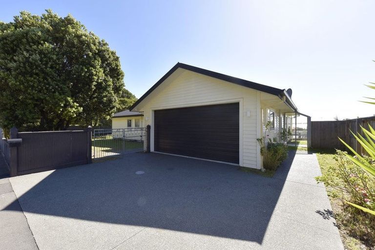 Photo of property in 5 Main Road, Redcliffs, Christchurch, 8081