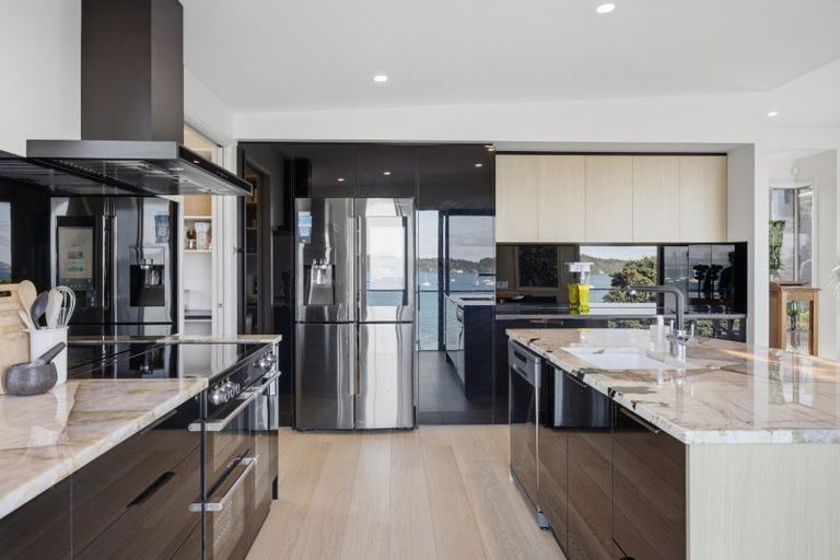 Photo of property in 57 Omokoroa Road, Omokoroa, 3114