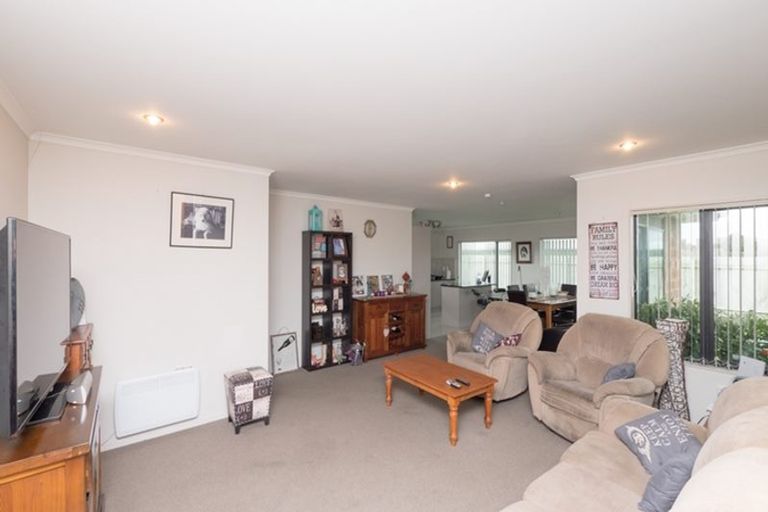 Photo of property in 2 Reremoana Close, Hawera, 4610