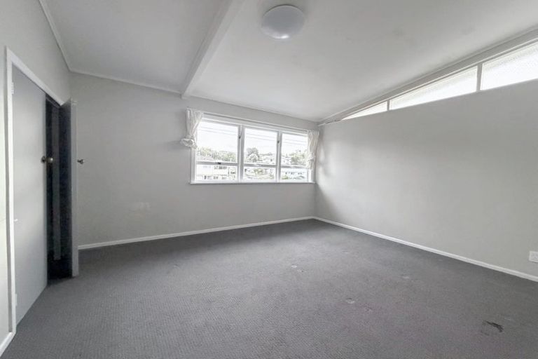 Photo of property in 16 Helena Street, Massey, Auckland, 0614