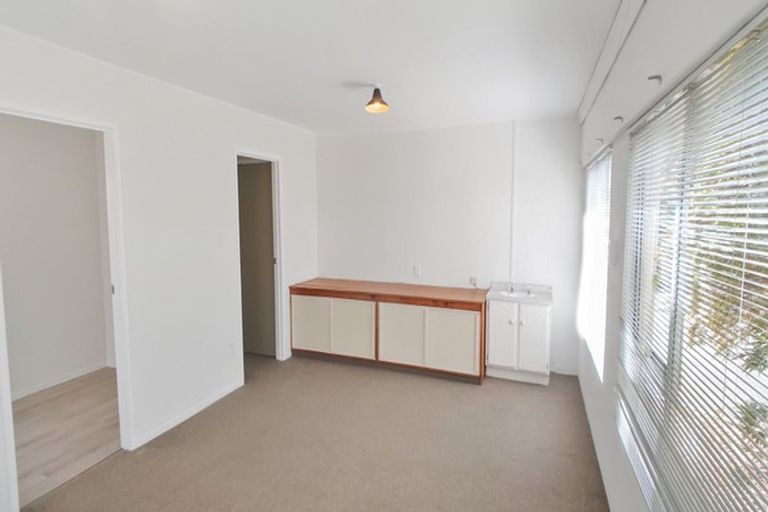 Photo of property in 4 Heaphy Street, Blockhouse Bay, Auckland, 0600
