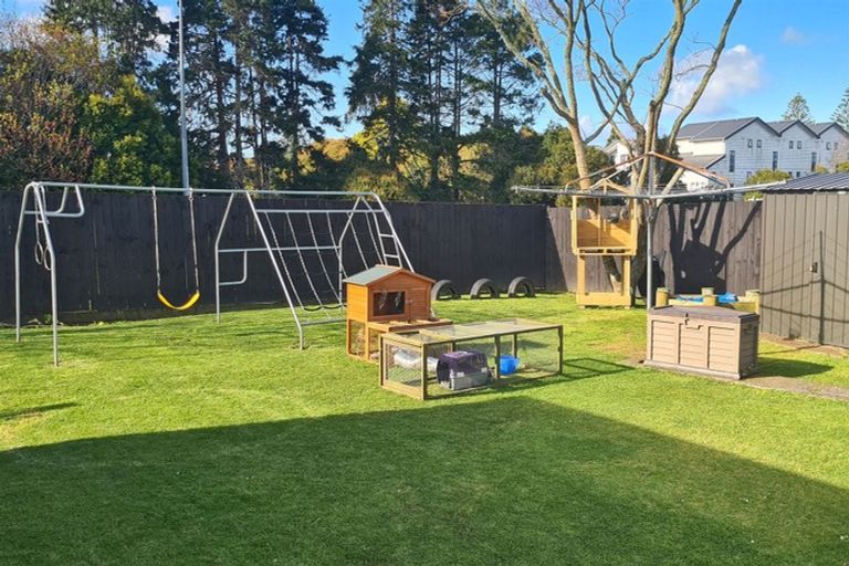 Photo of property in 22 Miriam Corban Heights, Henderson, Auckland, 0612