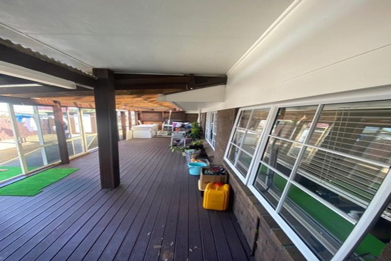 Photo of property in 121 Everglade Drive, Totara Heights, Auckland, 2105