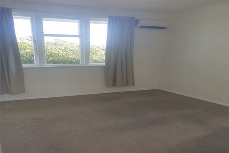 Photo of property in 100 Helston Road, Paparangi, Wellington, 6037
