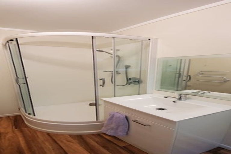 Photo of property in 1/27 South Karori Road, Karori, Wellington, 6012