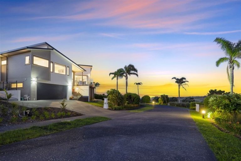 Photo of property in 7 Pacific Cliffs Drive, Gulf Harbour, Whangaparaoa, 0930