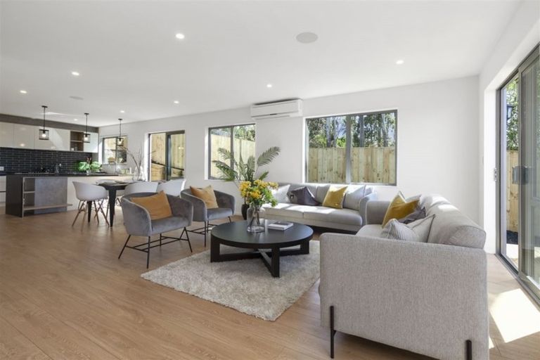 Photo of property in 5 Korari Way, Unsworth Heights, Auckland, 0632