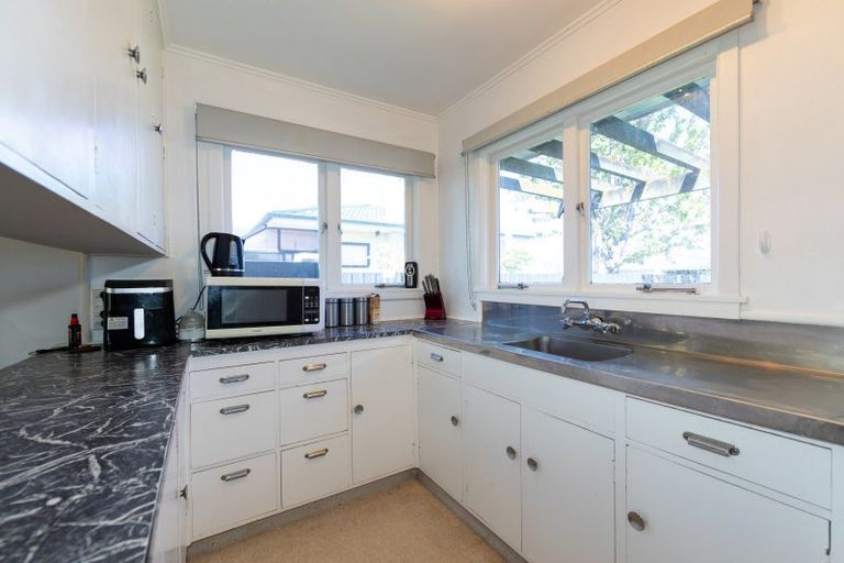 Photo of property in 24 Mill Road, Clive, 4102