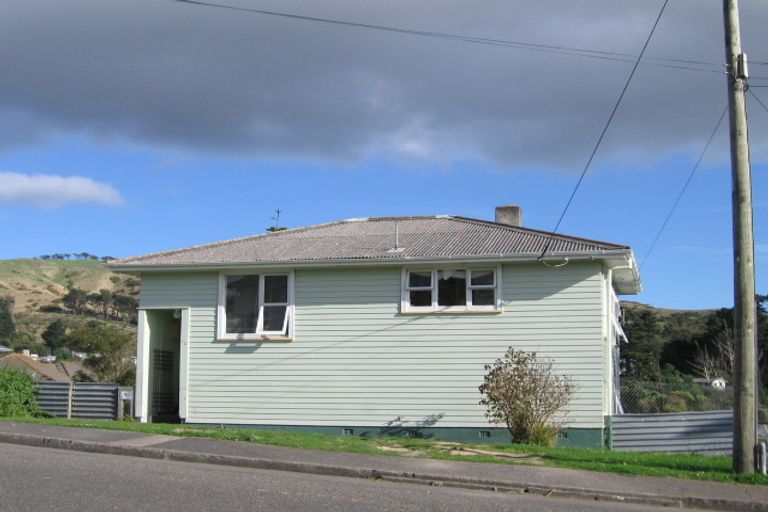 Photo of property in 70 Bedford Street, Cannons Creek, Porirua, 5024