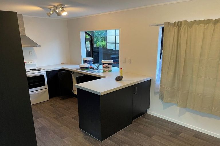 Photo of property in 2/32 Selwyn Crescent, Forrest Hill, Auckland, 0620