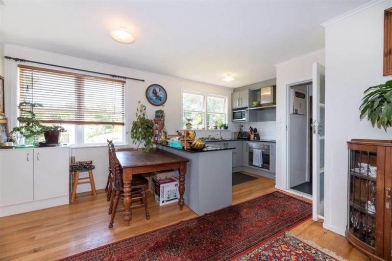 Photo of property in 5 Griffiths Place, Te Atatu South, Auckland, 0610