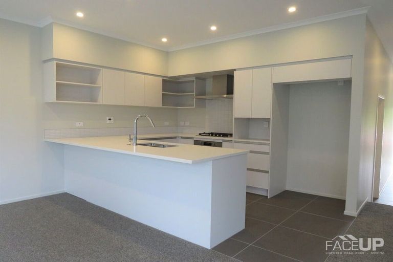 Photo of property in 10 Kauri Amber Road, Westgate, Auckland, 0614