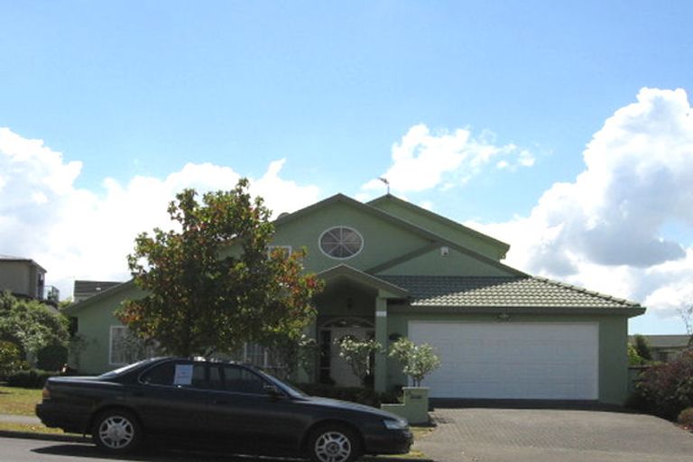 Photo of property in 46 Whiting Grove, West Harbour, Auckland, 0618