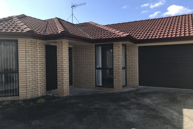 Photo of property in 248a Wairau Road, Glenfield, Auckland, 0627