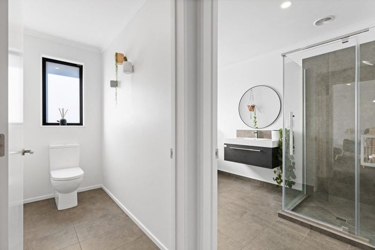 Photo of property in 33 Te Hurunui Drive, Pegasus, 7612