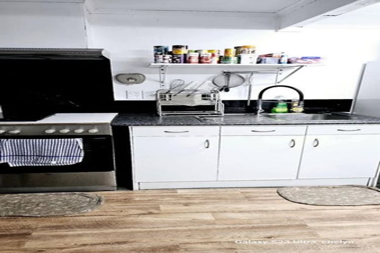 Photo of property in 21 Elizabeth Street, Moera, Lower Hutt, 5010