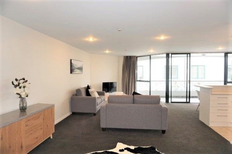 Photo of property in St James Courts, 5/77 Gloucester Street, Christchurch Central, Christchurch, 8013