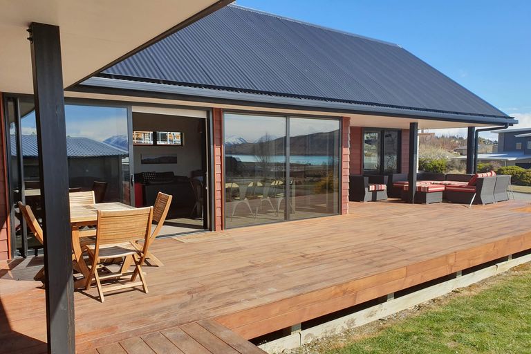 Photo of property in 1 Pollock Place, Lake Tekapo, 7999