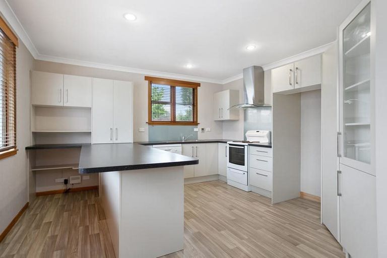 Photo of property in 307 Shakespeare Street, Leamington, Cambridge, 3432