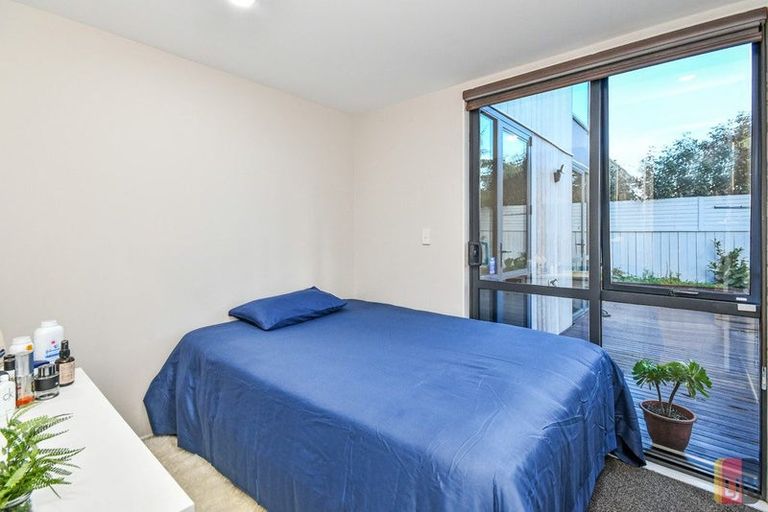 Photo of property in 2 Te Aparangi Road, Papakura, 2110